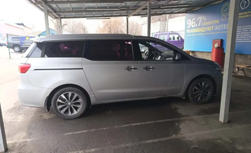 Kia Carnival 2018 года за 11 000 000 тг. в Алматы фото 4