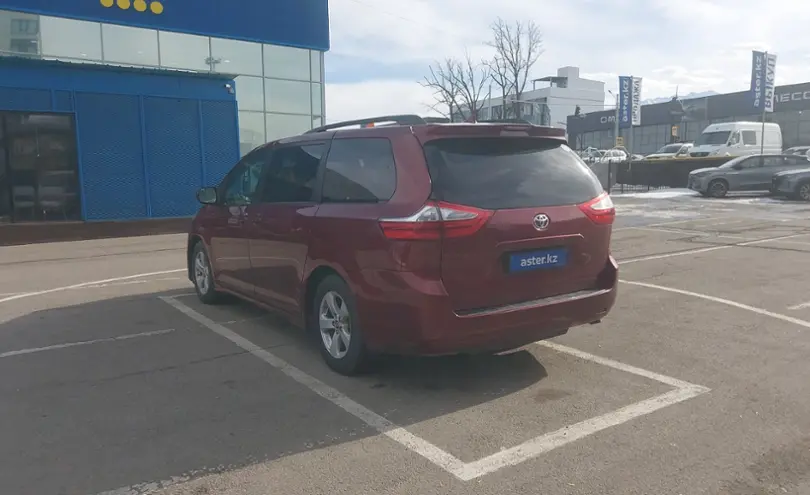 Toyota Sienna 2018 года за 14 000 000 тг. в Алматы фото 4
