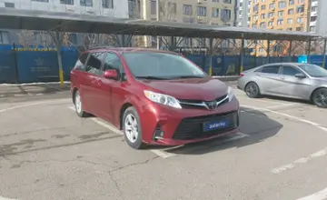 Toyota Sienna 2018 года за 14 000 000 тг. в Алматы фото 2