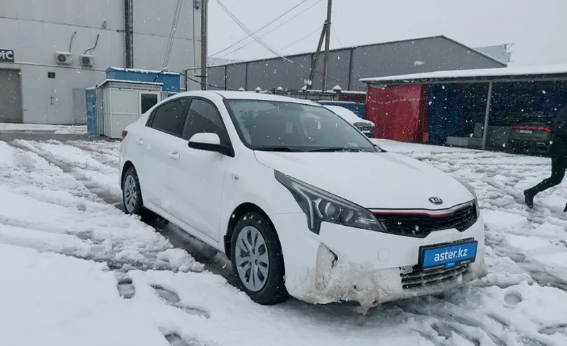 Kia Rio 2021 года за 8 000 000 тг. в Шымкент фото 2