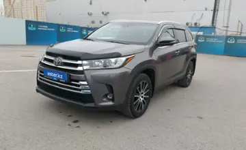 Toyota Highlander 2019 года за 18 500 000 тг. в Шымкент фото 1