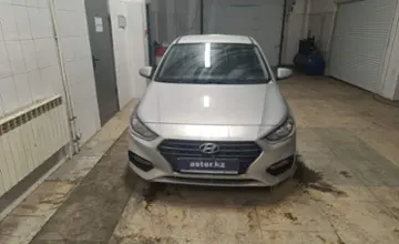 Hyundai Accent 2018 года за 6 500 000 тг. в Актобе фото 2