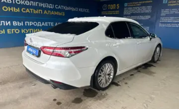 Toyota Camry 2019 года за 14 000 000 тг. в Алматы