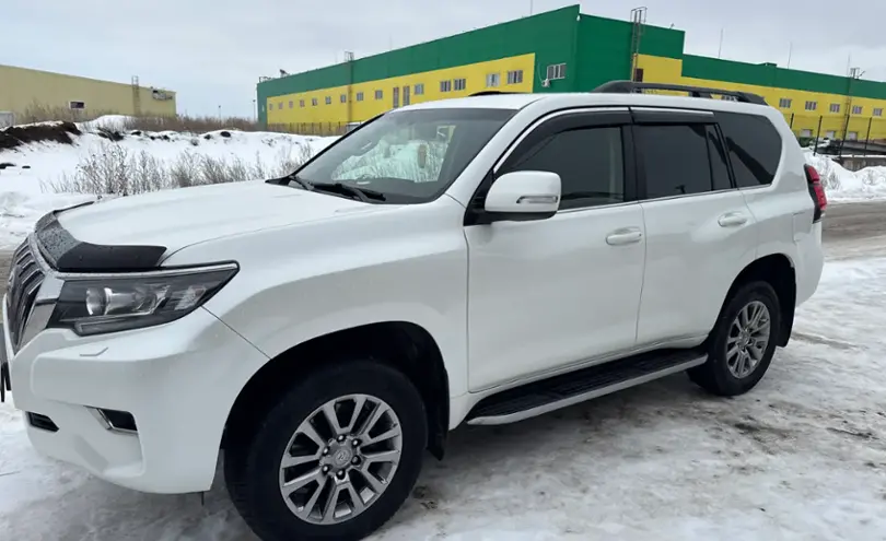 Toyota Land Cruiser Prado 2017 года за 21 000 000 тг. в Уральск