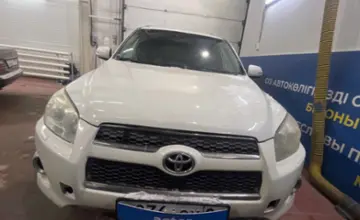 Toyota RAV4 2010 года за 7 700 000 тг. в Астана фото 2
