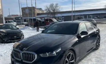 BMW 5 серии 2023 года за 28 000 000 тг. в Уральск фото 1