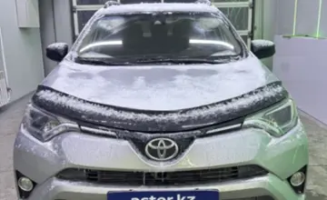 Toyota RAV4 2017 года за 10 500 000 тг. в Павлодар фото 2
