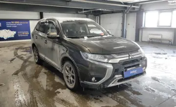 Mitsubishi Outlander 2019 года за 10 000 000 тг. в Астана фото 2