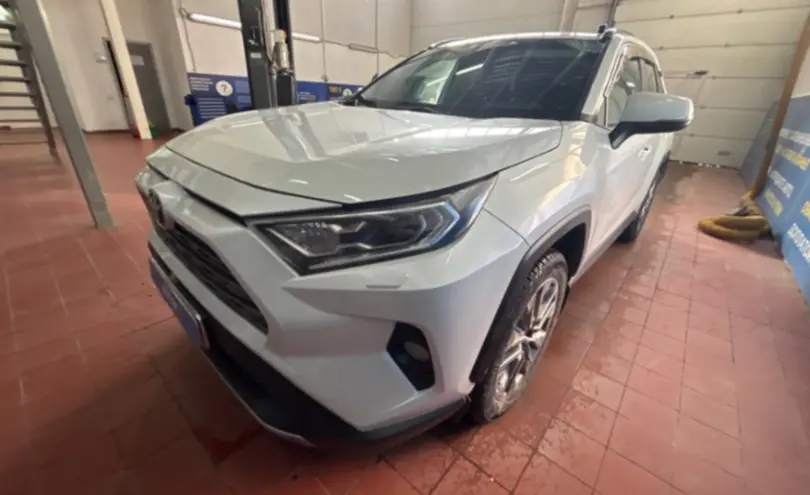 Toyota RAV4 2022 года за 17 500 000 тг. в Астана