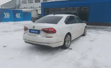 Volkswagen Passat 2018 года за 7 000 000 тг. в Алматы фото 3