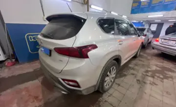 Hyundai Santa Fe 2019 года за 13 000 000 тг. в Астана