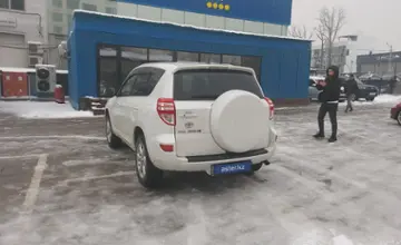 Toyota RAV4 2010 года за 7 800 000 тг. в Алматы фото 4