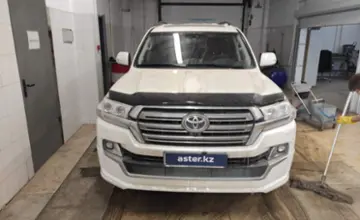 Toyota Land Cruiser 2018 года за 38 000 000 тг. в Актобе фото 2