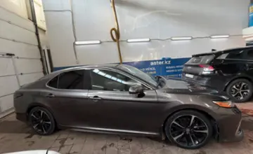 Toyota Camry 2018 года за 11 000 000 тг. в Астана фото 4