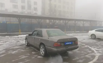 Mercedes-Benz W124 1992 года за 1 000 000 тг. в Алматы фото 4