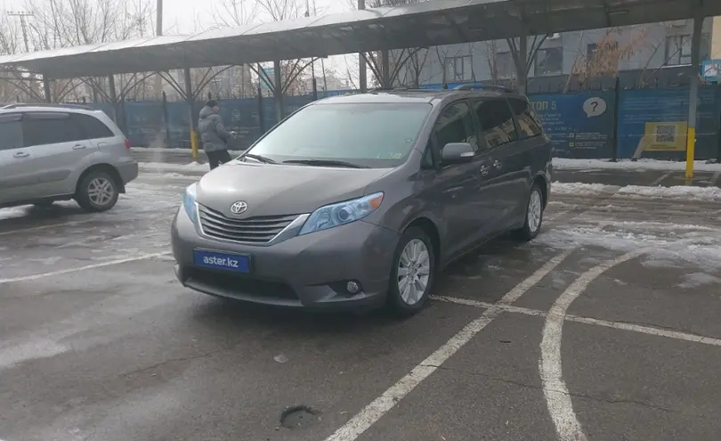 Toyota Sienna 2013 года за 13 000 000 тг. в Алматы
