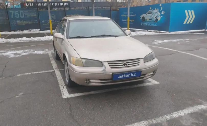 Toyota Camry 1999 года за 2 000 000 тг. в Алматы фото 2