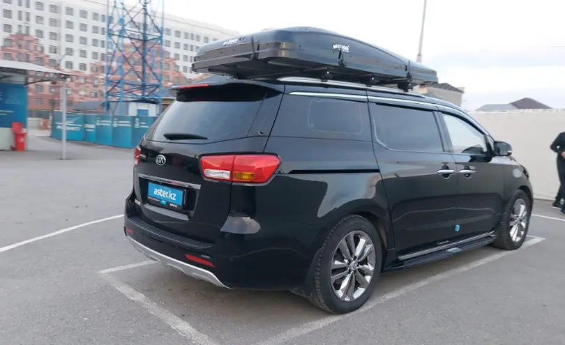 Kia Carnival 2017 года за 12 500 000 тг. в Шымкент фото 3