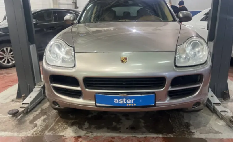 Porsche Cayenne 2006 года за 10 000 000 тг. в Астана фото 2