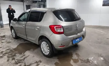 Renault Sandero 2015 года за 3 900 000 тг. в Астана фото 4