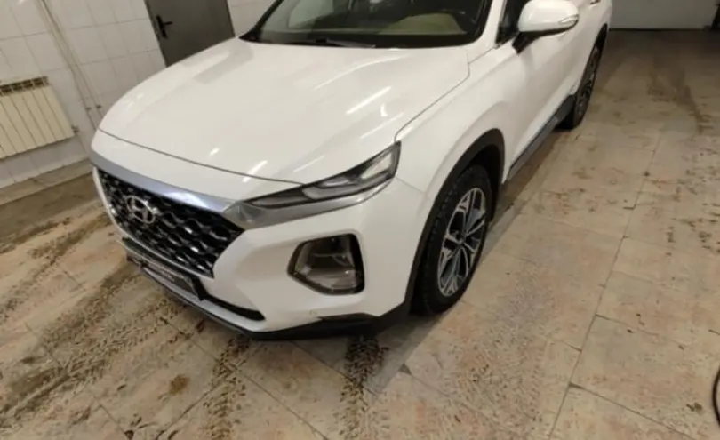 Hyundai Santa Fe 2019 года за 13 500 000 тг. в Актобе