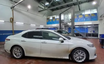Toyota Camry 2019 года за 14 000 000 тг. в Астана фото 4