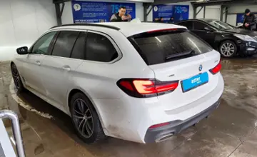 BMW 5 серии 2022 года за 43 000 000 тг. в Астана фото 4