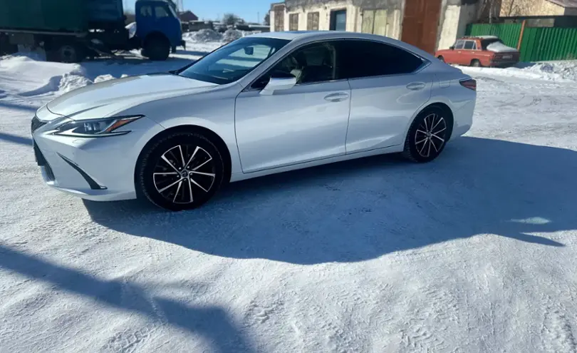 Lexus ES 2024 года за 29 500 000 тг. в Астана