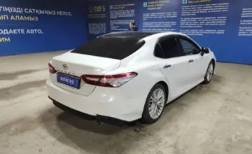 Toyota Camry 2020 года за 14 000 000 тг. в Алматы