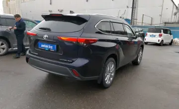 Toyota Highlander 2023 года за 22 000 000 тг. в Шымкент фото 3