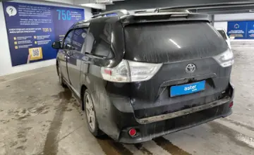 Toyota Sienna 2018 года за 17 000 000 тг. в Астана фото 4