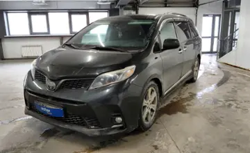 Toyota Sienna 2018 года за 17 000 000 тг. в Астана фото 1