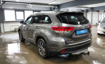 Toyota Highlander 2017 года за 17 800 000 тг. в Астана фото 4