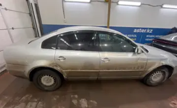 Volkswagen Passat 2004 года за 2 000 000 тг. в Астана фото 4