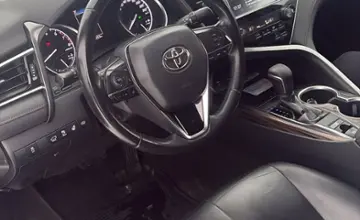 Toyota Camry 2019 года за 11 850 000 тг. в Актобе