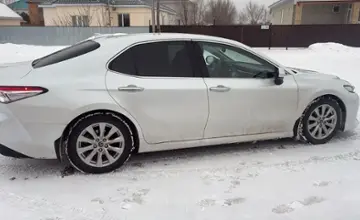 Toyota Camry 2019 года за 11 850 000 тг. в Актобе фото 3