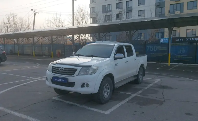 Toyota Hilux 2013 года за 9 500 000 тг. в Алматы