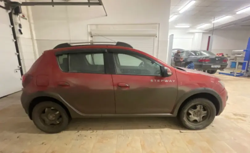 Renault Sandero 2018 года за 4 000 000 тг. в Актобе фото 4