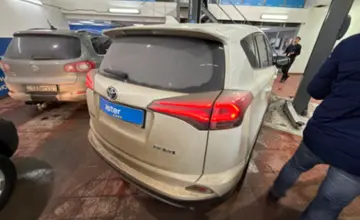 Toyota RAV4 2017 года за 11 000 000 тг. в Астана