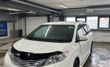 Toyota Sienna 2016 года за 14 900 000 тг. в Астана фото 1