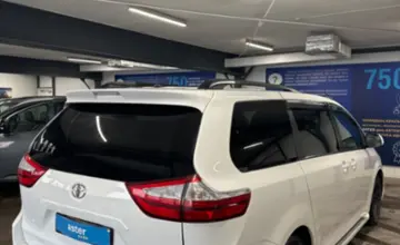 Toyota Sienna 2016 года за 14 900 000 тг. в Астана