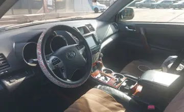 Toyota Highlander 2011 года за 11 000 000 тг. в Алматы фото 5