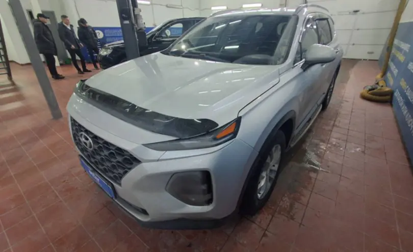 Hyundai Santa Fe 2019 года за 13 500 000 тг. в Астана