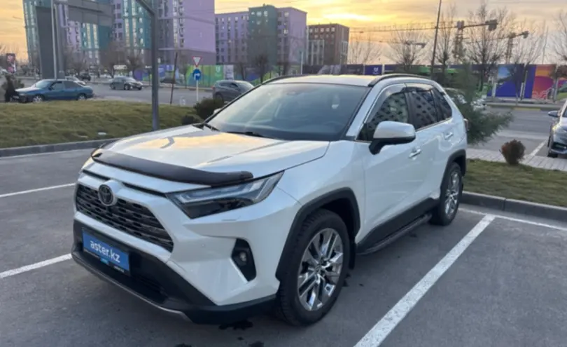 Toyota RAV4 2022 года за 19 000 000 тг. в Шымкент