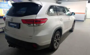 Toyota Highlander 2019 года за 16 700 000 тг. в Уральск