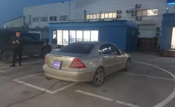 Mercedes-Benz C-Класс 2004 года за 2 800 000 тг. в Алматы фото 3