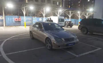 Mercedes-Benz C-Класс 2004 года за 2 800 000 тг. в Алматы фото 2