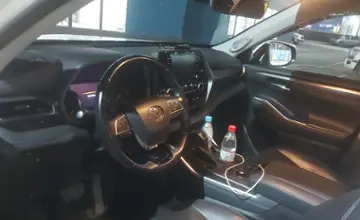 Toyota Highlander 2020 года за 22 000 000 тг. в Алматы фото 5