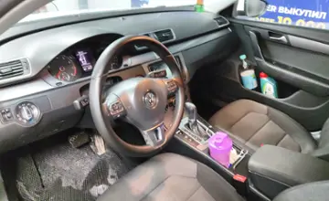 Volkswagen Passat 2011 года за 4 000 000 тг. в Астана фото 5