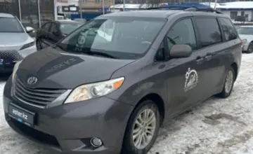 Toyota Sienna 2014 года за 13 000 000 тг. в Уральск фото 1